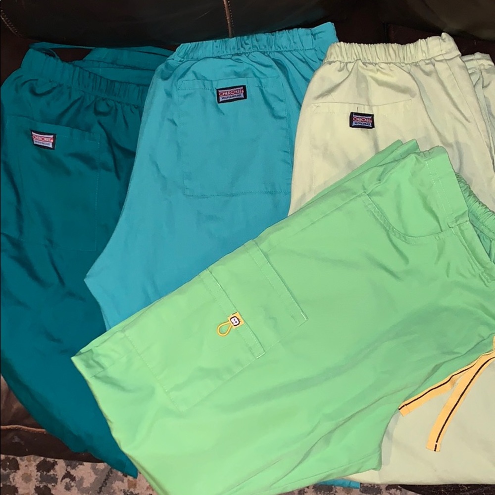 Set of 4 green scrub pants M Cherokee & Wink